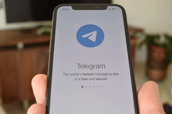 App di Telegram su uno smartphone iphone