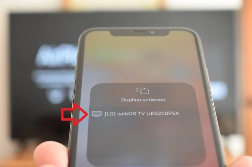 Opzione per duplicare schermo dell'iPhone su una TV LG utilizzando AirPlay