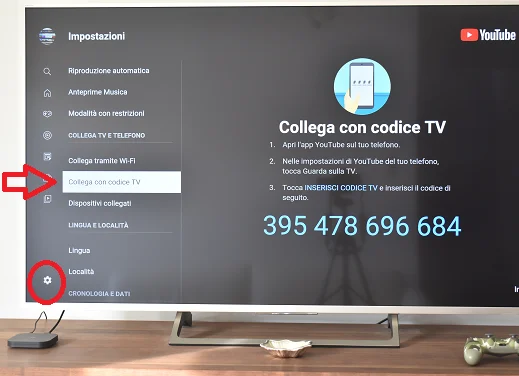 Opzione per collegare l'app YouTube su una TV con un telefono cellulare utilizzando un codice
